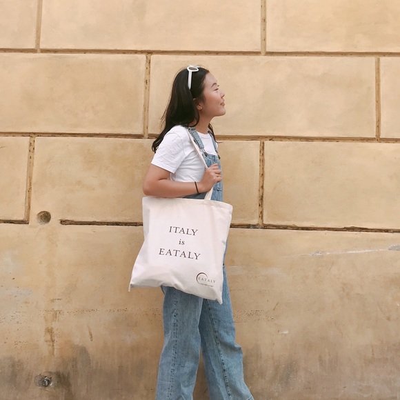 Meet your Posher, Catherine - Picture 1 of 1